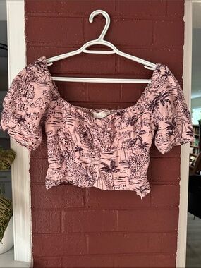 ASTR Light Pink Scenic Print Puff-Sleeve Crop Top Medium